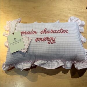 Nwt Stylehouse “Main Character Energy” embroidered throw pillow